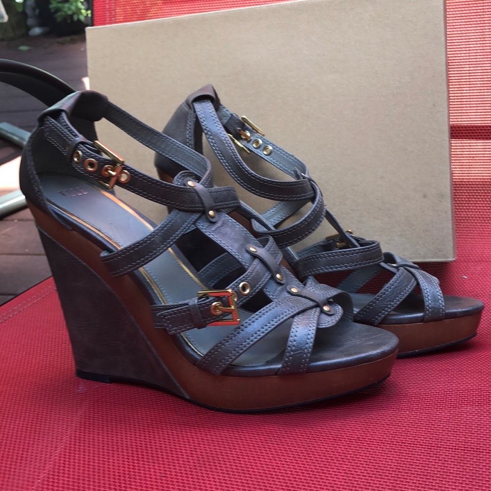 Elle HAMLING Grey Platform Wedges